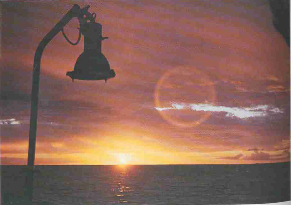 1985 год. Незабываемые закаты острова Мадагаскар. 20-ый экспедиционный рейс НИС «Профессор Богоров».