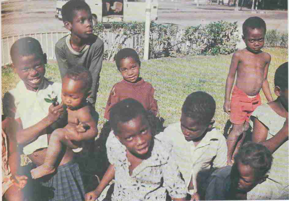 «Дети красивы повсюду, а эти, с огромными черными глазами на пол-лица — особенно», о-ва Фиджи, стр. 104